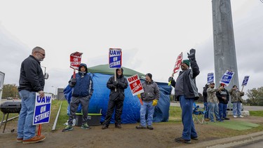 Striking United Auto Workers members picket at the General Motors Lansing Parts and Warehouse for the fifth week of the strike on October 16, 2019 in Lansing, Michigan.