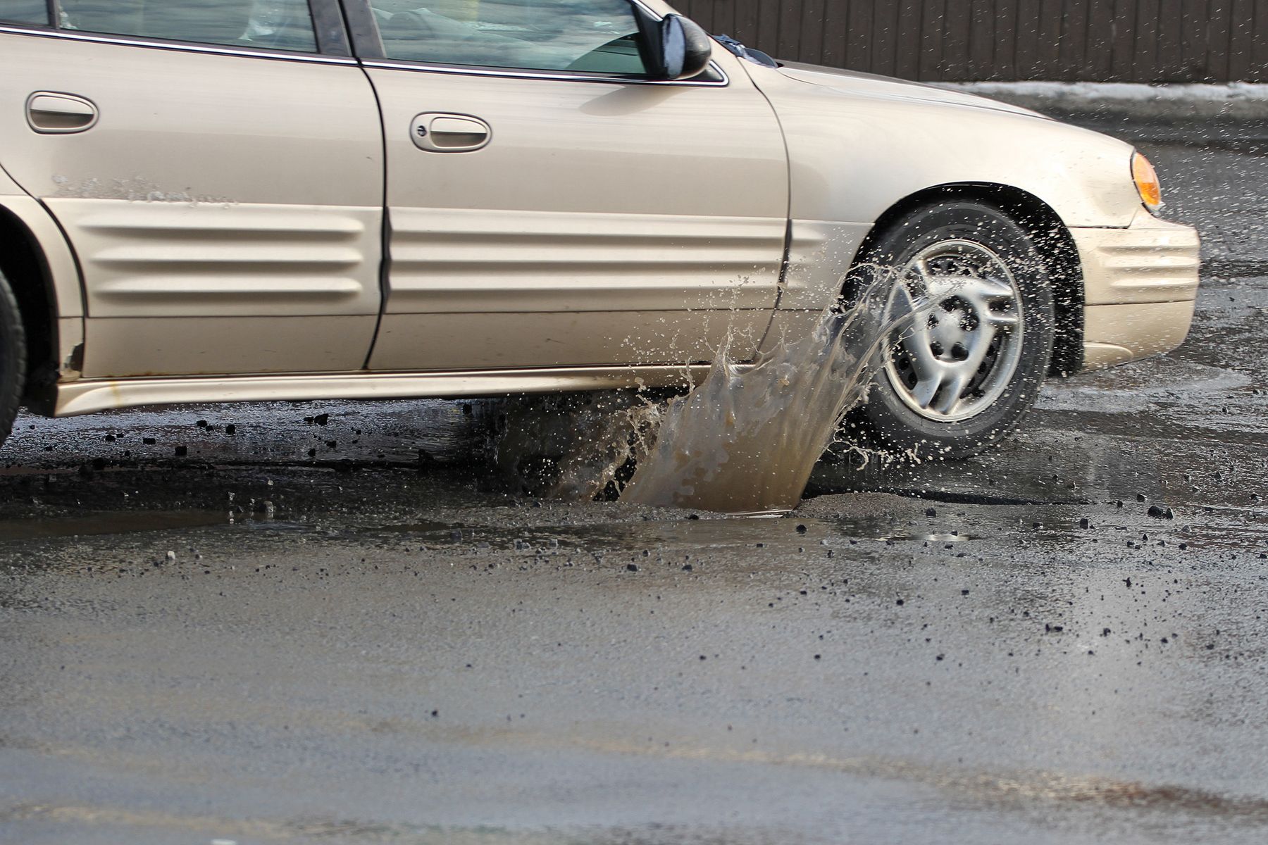 watch-what-happens-to-your-suspension-when-you-hit-a-pothole-driving