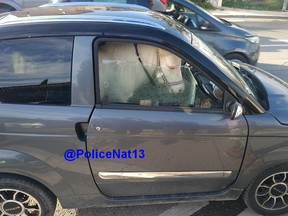 MicroCar-Police-French-Arrest-Woman-Pony-Passenger-2019 (3)