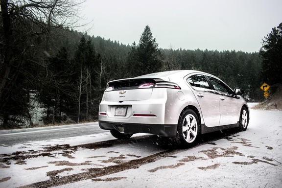 want-to-buy-a-used-ev-quebec-has-a-4-000-rebate-for-you-driving