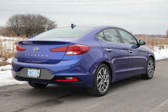 Car Review: 2020 Hyundai Elantra | Driving