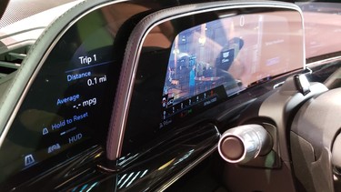 2021 Cadillac Escalade OLED screen