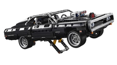 LEGO-Technic-Dom’s-Dodge-Charger-42111-5-scaled