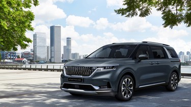 2021 Kia Sedona Carnival GUV grand utility minivan