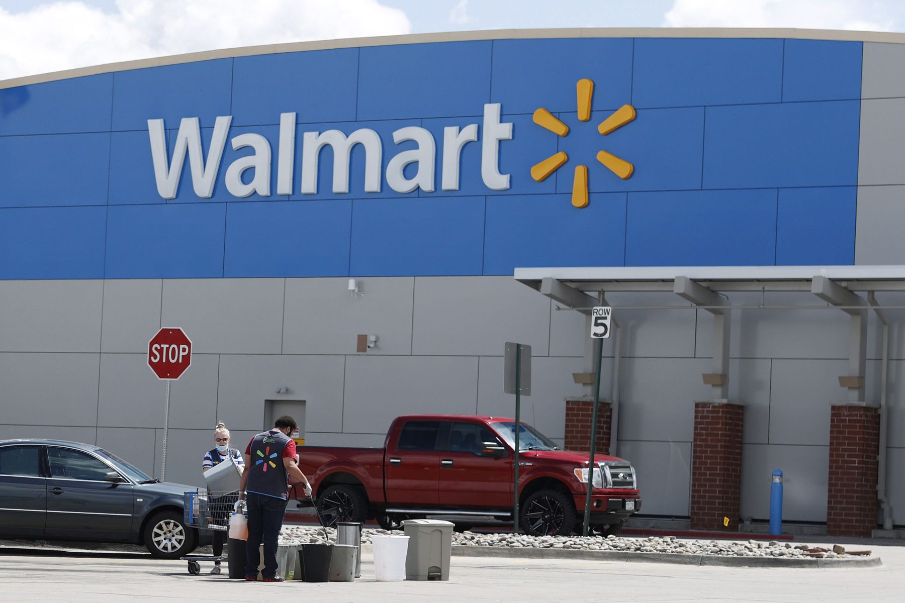 Walmart's Tire, Lube and Express businesses in Canada to be closed ...