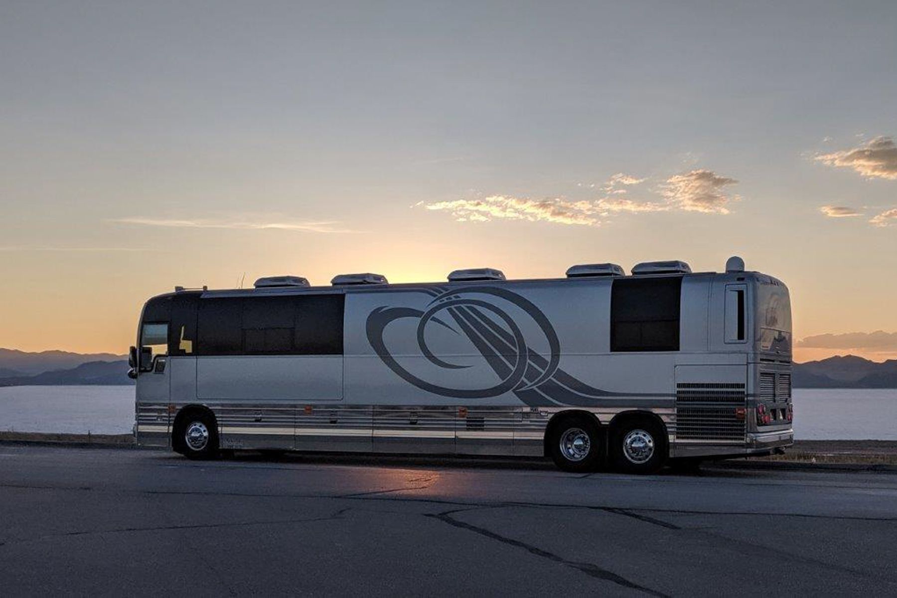 rv tour bus rental