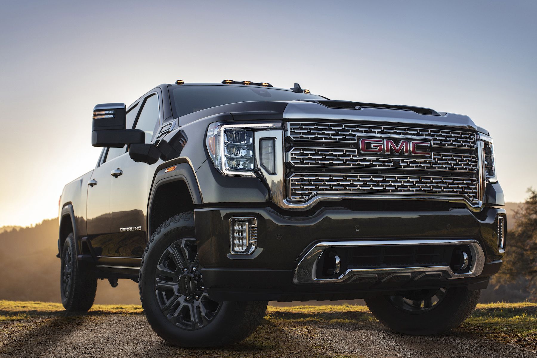 Jack the Knife: The 2021 GMC Sierra is getting some new trailering tech ...