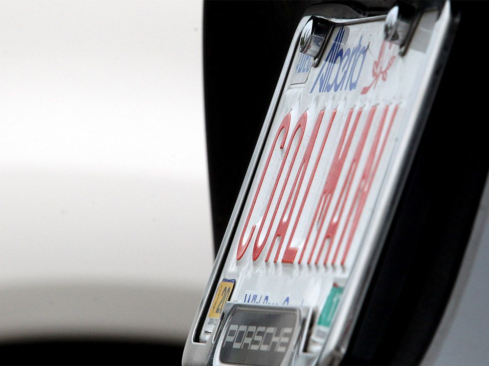 Alberta ditches registration stickers on licence plates, moves to
