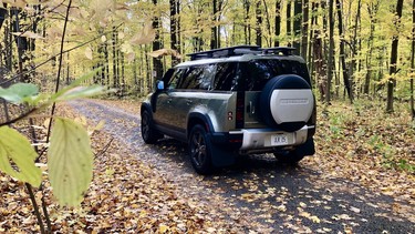 Land Rover Defender at Rattlesnake Point