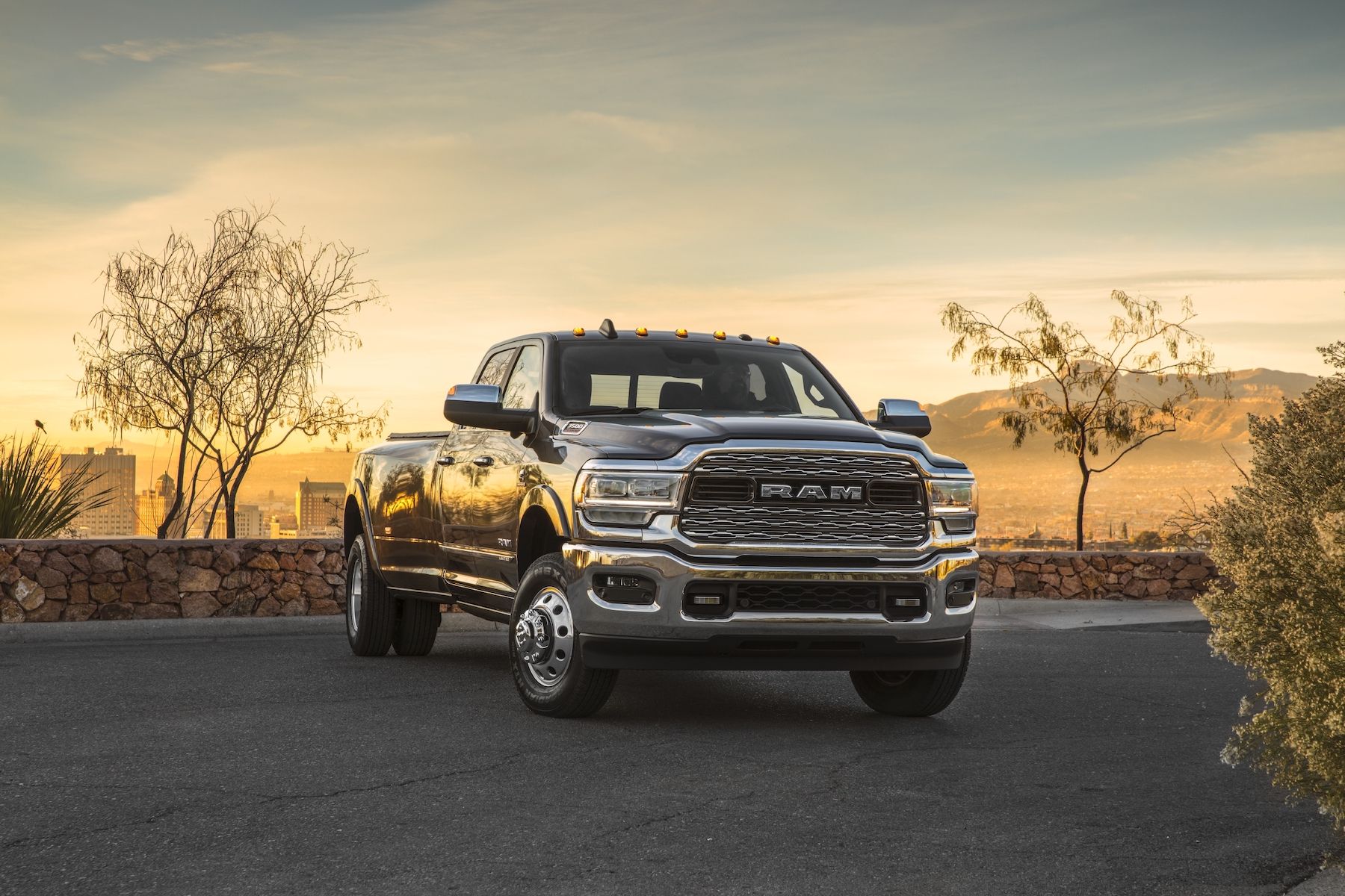 2021 Ram HD bears down with 1,075 lb-ft of twist | Driving