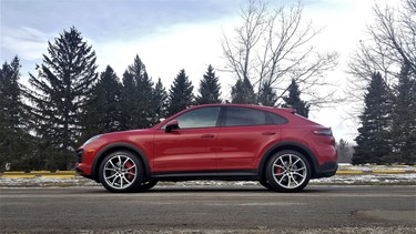 2021-Porsche-Cayenne-GTS