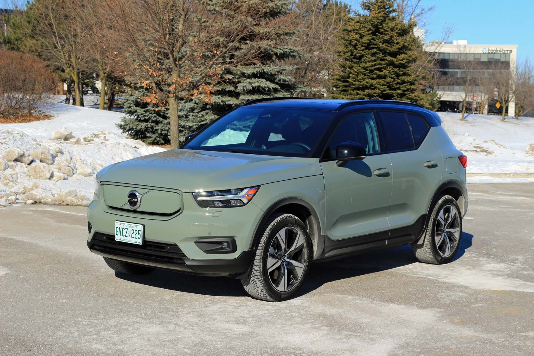 Volvo XC40 Floor Mats - Electric First Generation - Blue Edging