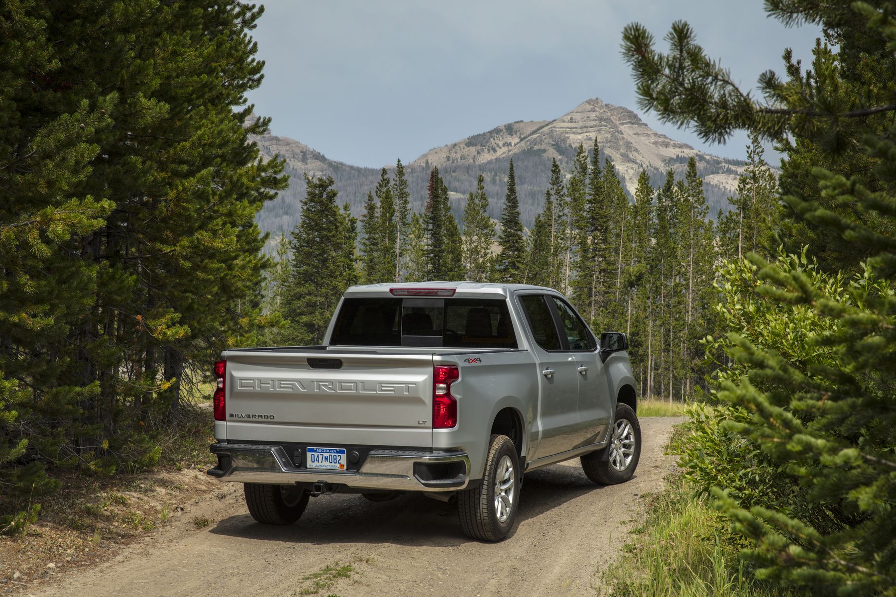 GM building some 2021 pickups without modules due to chip shortage ...