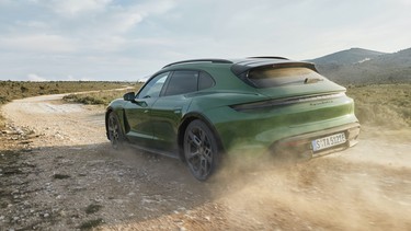 2022 Porsche Taycan Cross Turismo 3