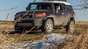 Since December 2006, photographer Mike Drew has driven his trusty 2007 Toyota FJ Cruiser more than 800,000 kilometres. He’s had very little trouble with the vehicle, and changes the oil every 12,000 to 20,000 kilometres.