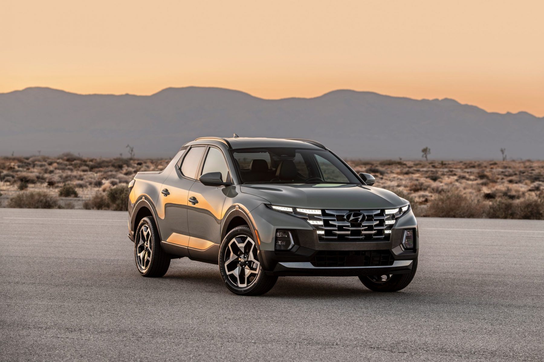 First Look 2022 Hyundai Santa Cruz Sport Adventure Vehicle Driving