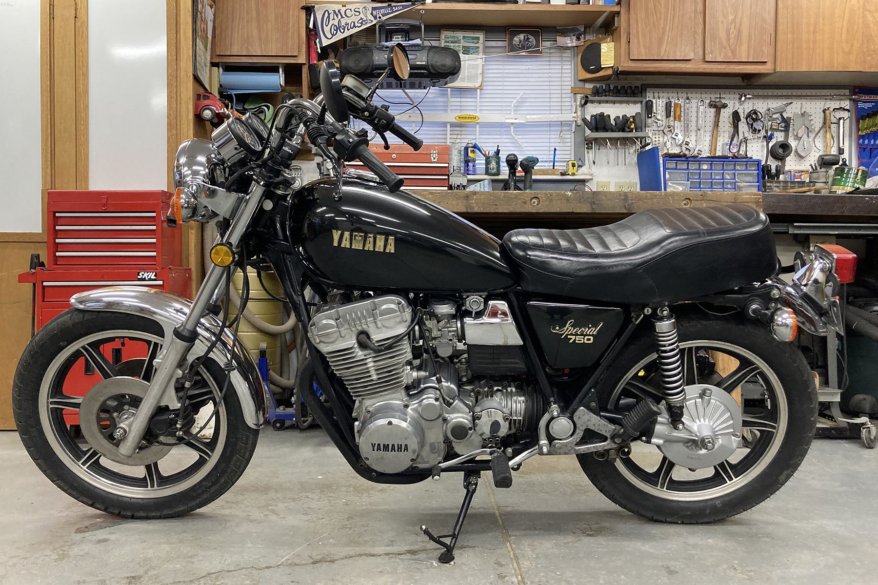 On the Road 1979 Yamaha XS750 Special Driving