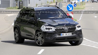 2023 Mercedes Benz GLE Spy Shot 3