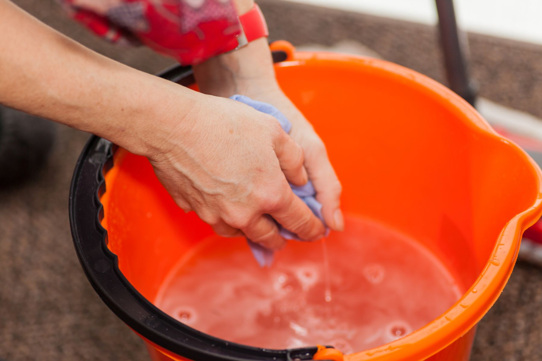 How-to Wash A Car With Dish Soap Tutorial 