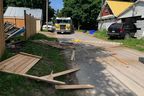 Ein Jeep-Fahrer aus Ontario zerstört zwei Zäune und eine Garage 