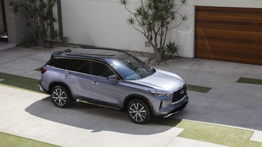 The all-new 2022 INFINITI QX60, combining powerful athleticism with harmony and simplicity. Available two-tone roof, a first for INFINITI. AUTOGRAPH grade shown in Moonbow Blue. Not yet available for purchase. Expected availability, late 2021. Pre-production model shown. Actual production model may vary.