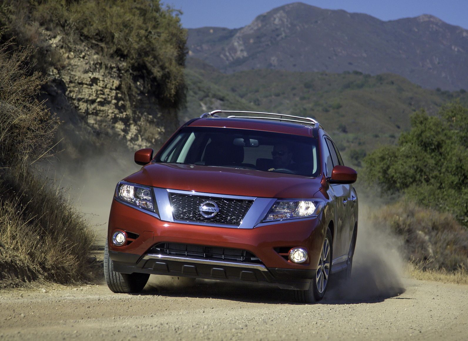 Arch Rivals: Ford Explorer vs Nissan Pathfinder | Driving
