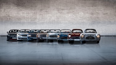 From left to right: Mercedes-Benz 300 SL racing sports car from 1952 (W 194), Mercedes-Benz 300 SL Coupé from 1957 (W 198), Mercedes-Benz 300 SL Roadster from 1960 (W 198), Mercedes-Benz 280 SL Pagoda from 1970 (W 113), Mercedes-Benz 350 SL from 1971 (R 107), Mercedes-Benz SL 600 from 1995 (R 129), Mercedes-Benz SL 55 AMG from 2005 (R 230), Mercedes-Benz SL 500 Special Edition "Mille Miglia 417" from 2015 (R 231).