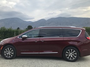 2021 Chrysler Pacifica Pinnacle Hybrid