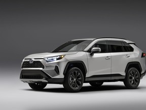 The 2022 Toyota RAV4 SE Hybrid