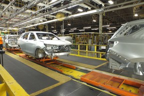 Ein Chevrolet Equinox wird im CAMI-Montagewerk von General Motors Canada in Ingersoll, Ontario, gebaut