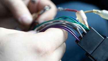 Splicing wires for electrical harness repair