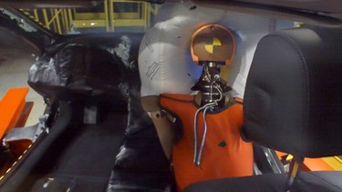 Honda 'catcher's mitt' next-generation airbag