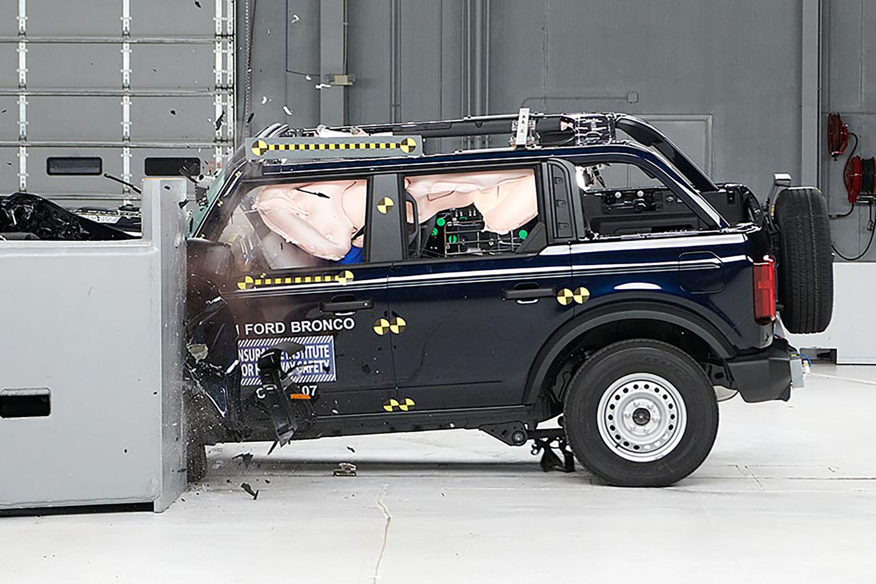 Watch Video contrasts Ford Bronco, Jeep Wrangler crash tests The