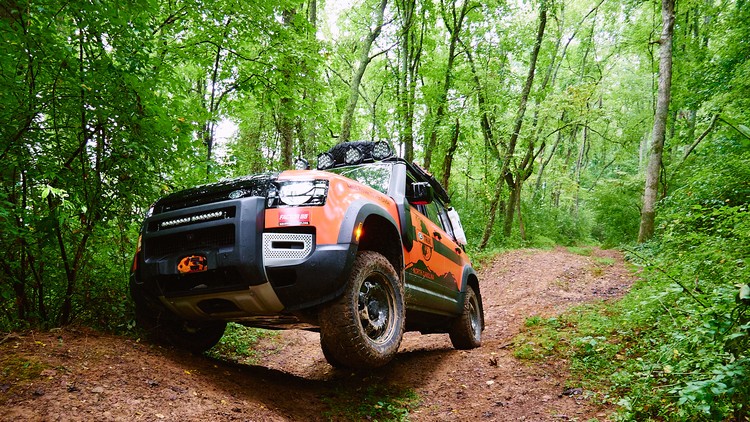Twisting the Defender 110 through a Land Rover Trek | Driving