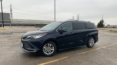 2022 Toyota Sienna Hybrid Limited