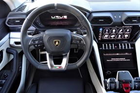 How Comfortable is the 2022 Lamborghini Urus for a Practical Daily Driving  Experience? - Lamborghini Palm Beach