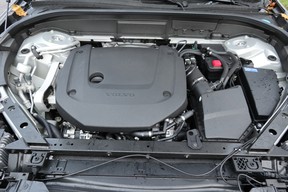 2022 Volvo XC60 B6 first drive review: Mild hybrid, major improvements -  CNET