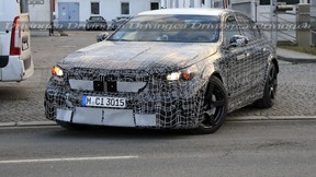 A January 2022 spy shot of what may be the 2024 BMW M5