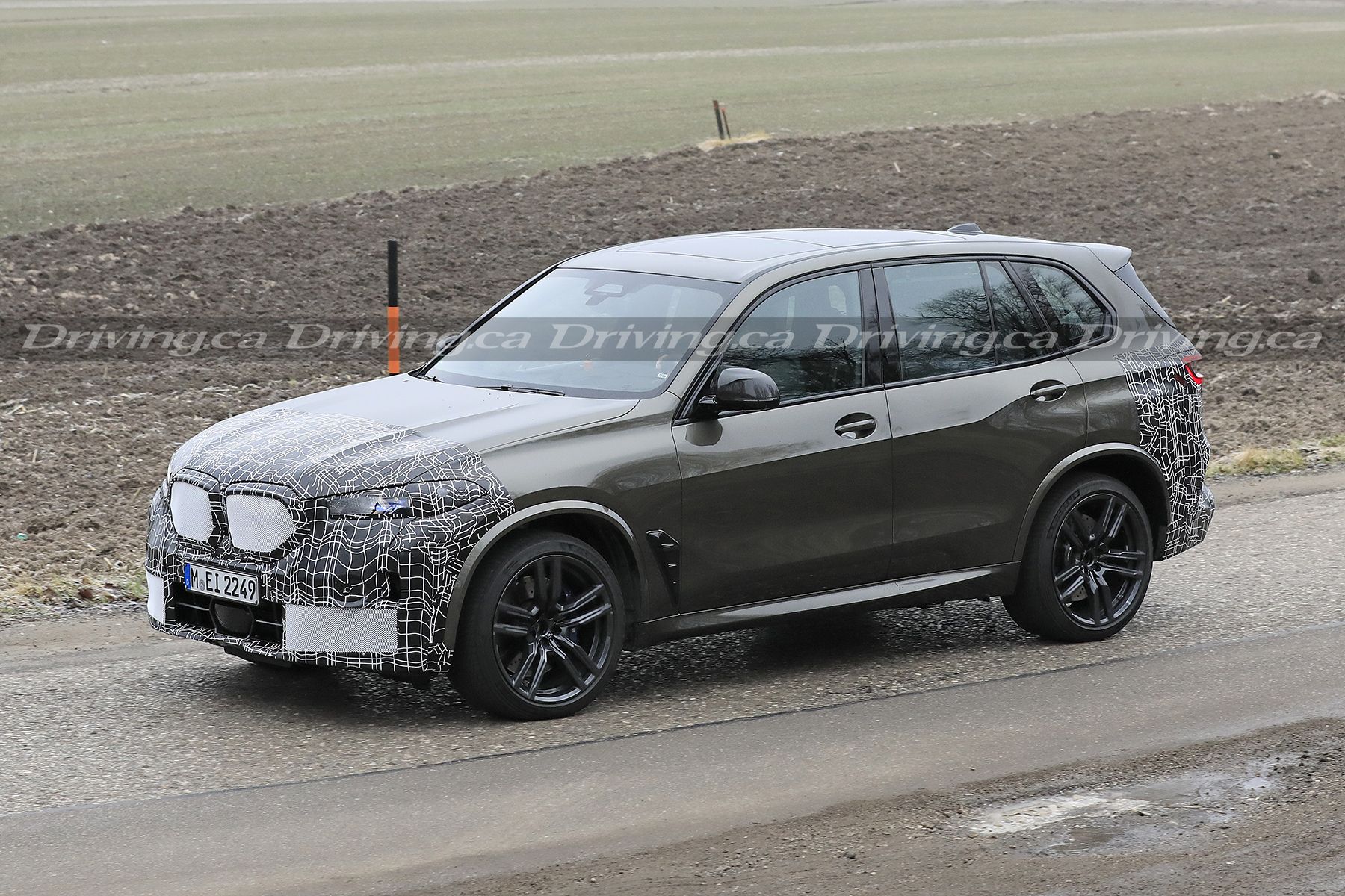 Spied! Photos offer glimpse at 2023 BMW X5's modern facelift