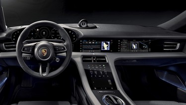 Revised user interface for the Porsche Communication Management 6.0