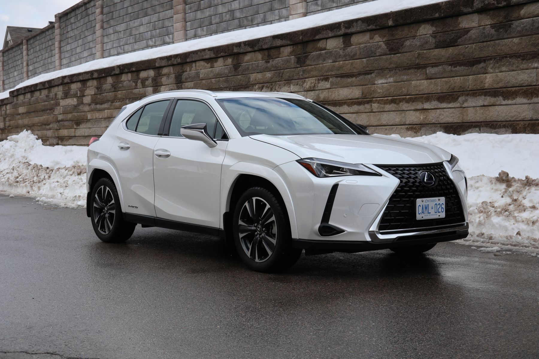 Suv Review: 2022 Lexus Ux 250H Awd | Driving