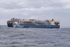 Frachtschiff mit 4.000 neuen und exotischen Fahrzeugen sinkt