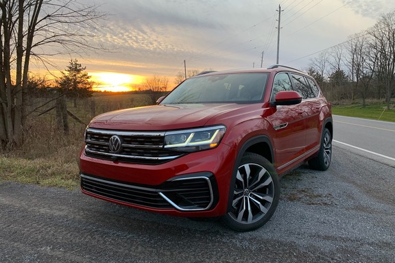 Millennial Mom’s Review: 2022 Volkswagen Atlas | Driving