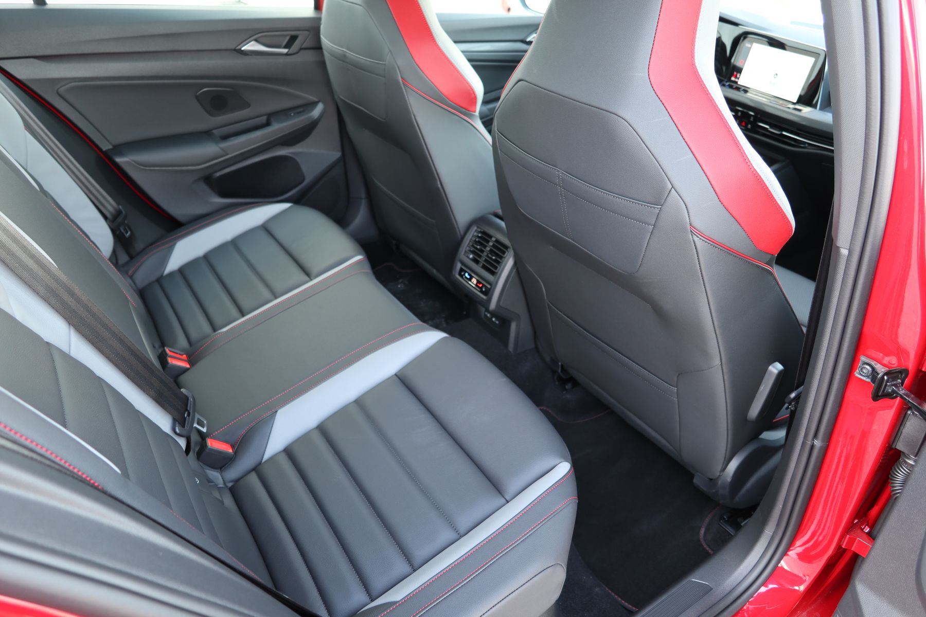 2022 Volkswagen Golf GTI Performance