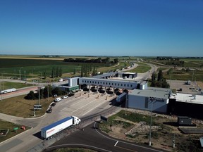 Luftbild des Grenzübergangs Emerson, Manitoba im Jahr 2018. Mit freundlicher Genehmigung von Public Services and Procurement Canada