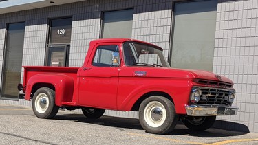 Le camion Mercury de John Hecht fera ses premiers grands débuts au salon le 1er mai à Spring Thaw, organisé par le Ford Club de Nifty Fifty dans les parkings pavés d'Heritage Park.