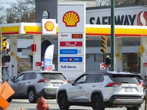 Die Shell-Tankstelle in Oak St. und King Edward in Vancouver verkaufte am Sonntag Benzin für 2,09 $/Liter.