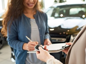 There are multiple advantages consumers can count on when they buy from an OMVIC-registered dealer.