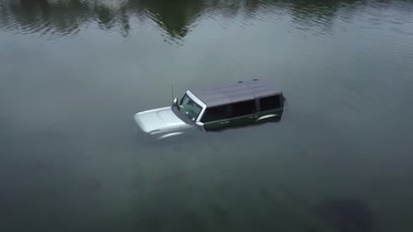 Ford Bronco gets stuck on sandbar, flooded by ocean over multiple days