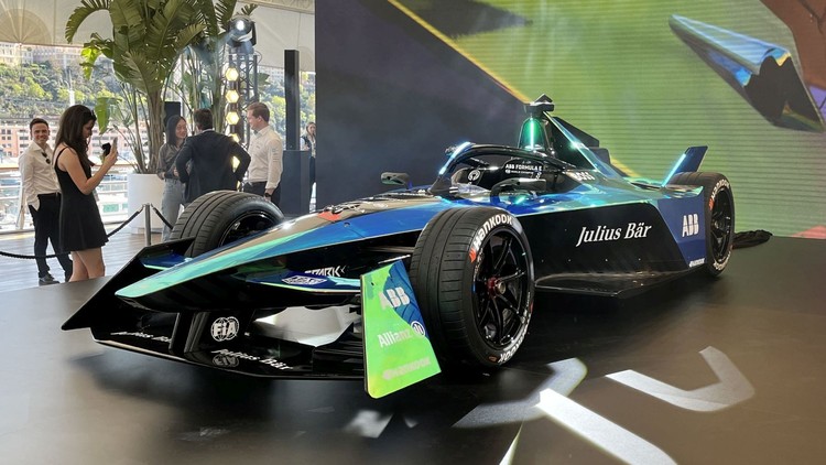 Formula E reveals world-first net-zero-carbon electric race car | Driving